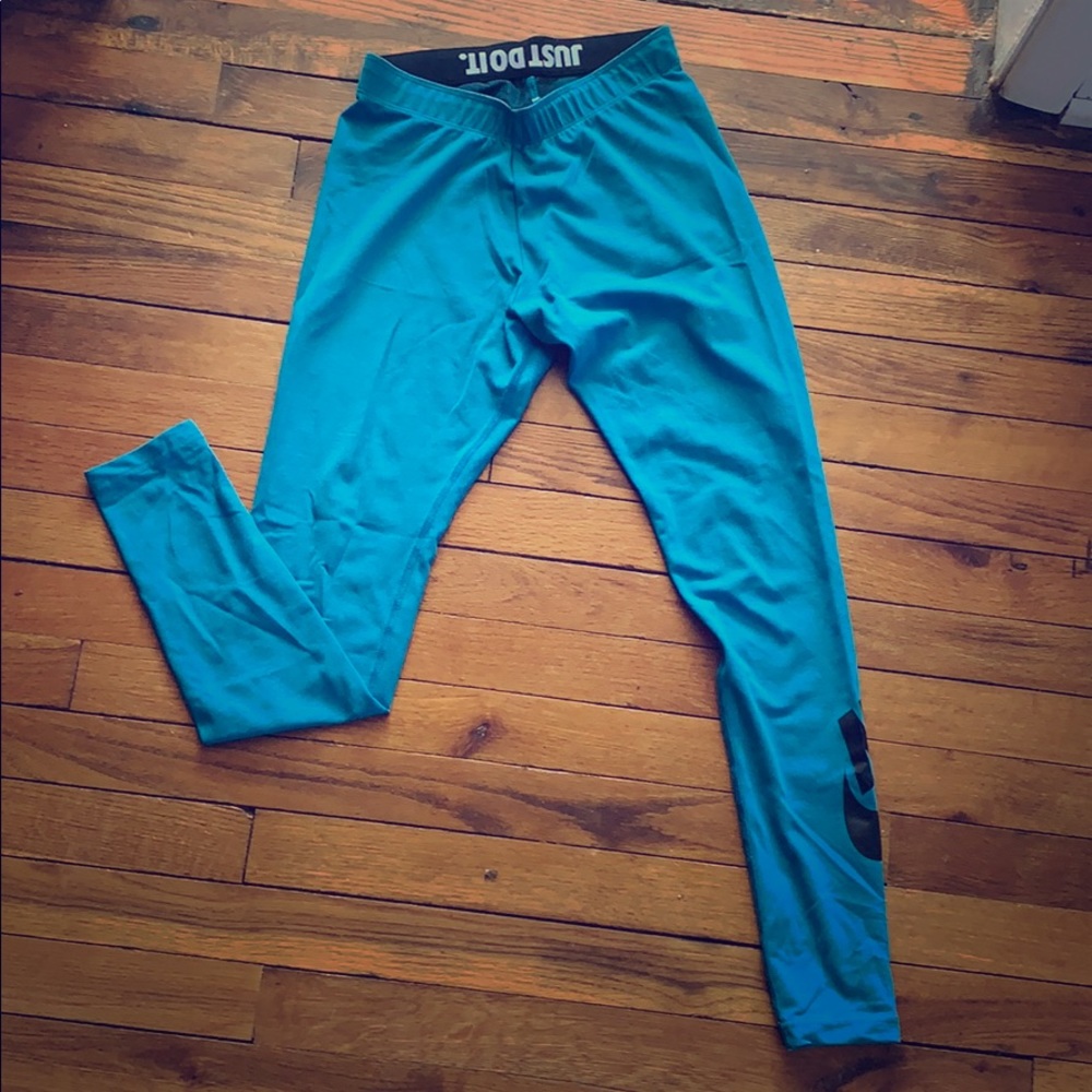 Small Nike leggings